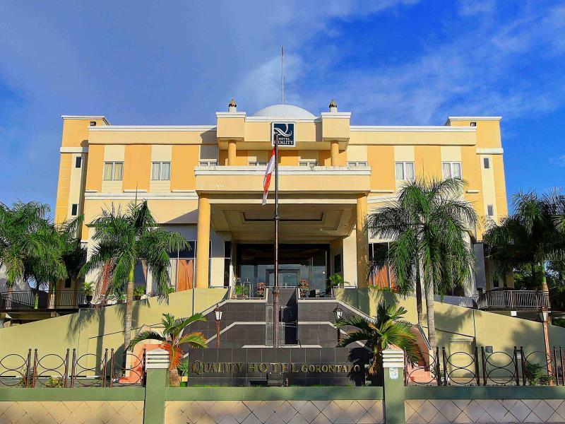 Hotel Grand Q Gorontalo Kültér fotó